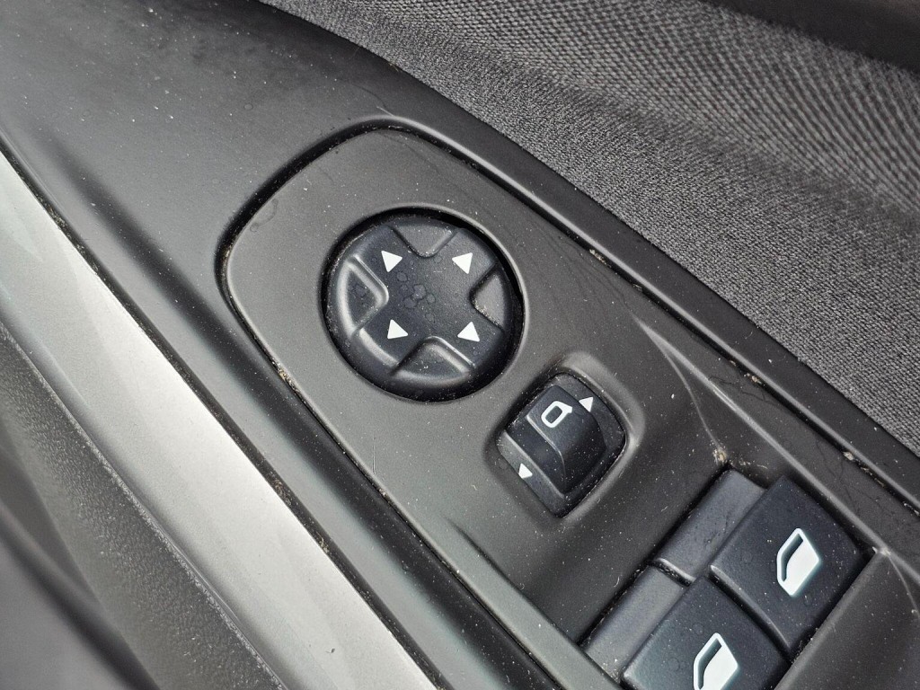 VAUXHALL GRANDLAND X