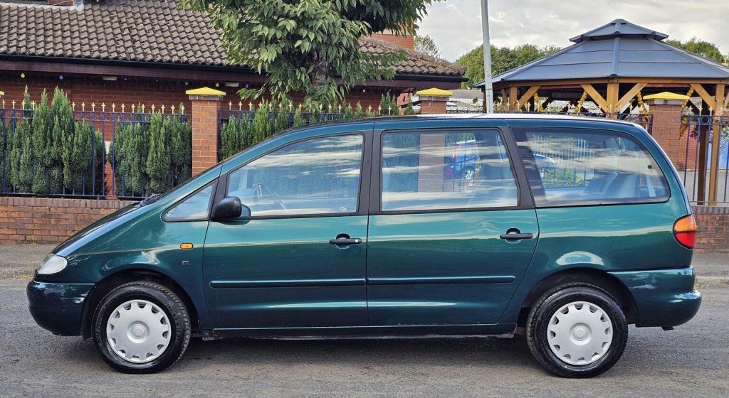 VOLKSWAGEN SHARAN