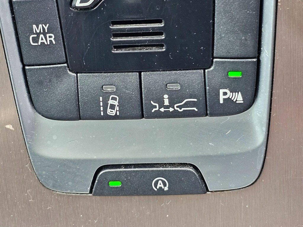 VOLVO V40 CROSS COUNTRY