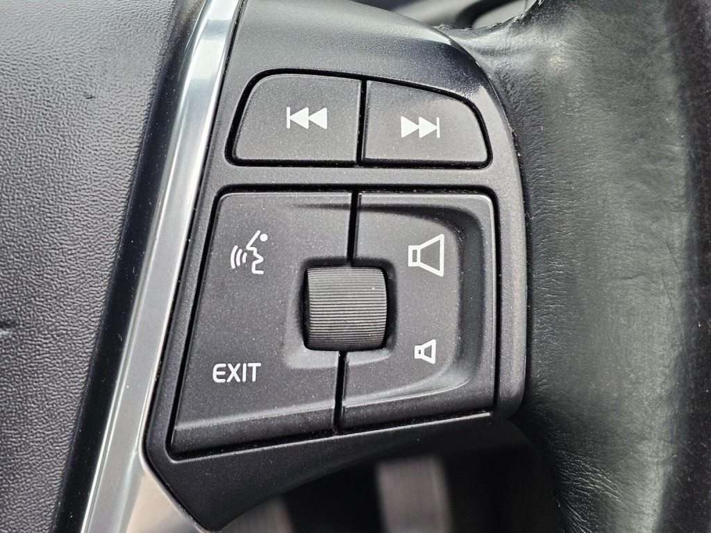 VOLVO V40 CROSS COUNTRY