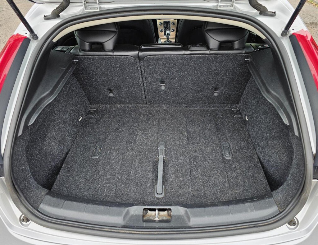 VOLVO V40 CROSS COUNTRY