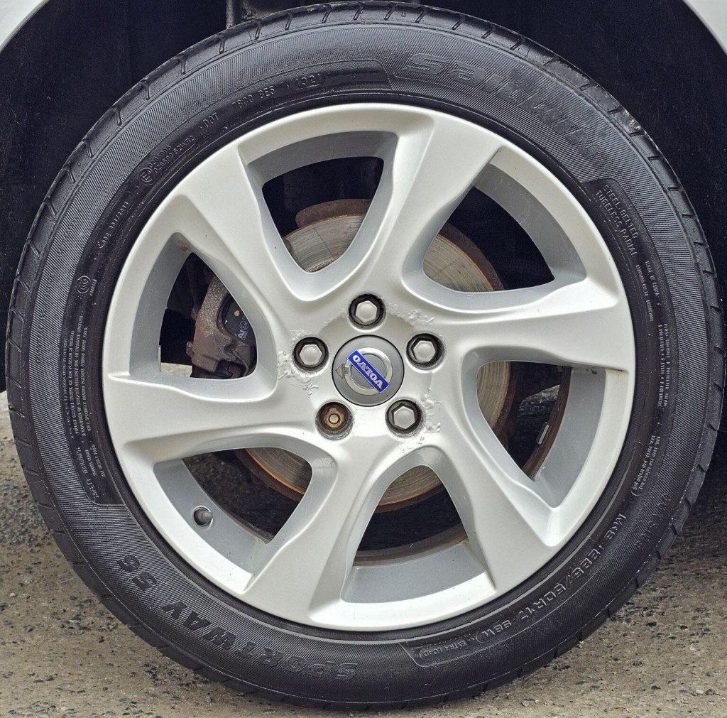 VOLVO V40 CROSS COUNTRY