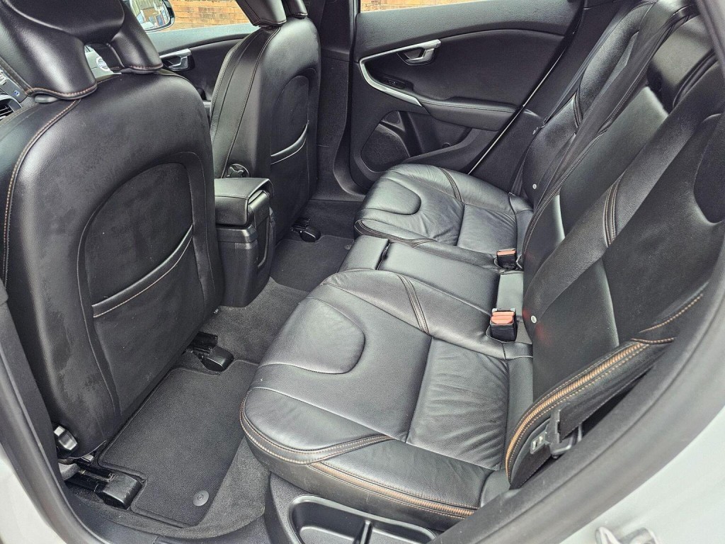 VOLVO V40 CROSS COUNTRY