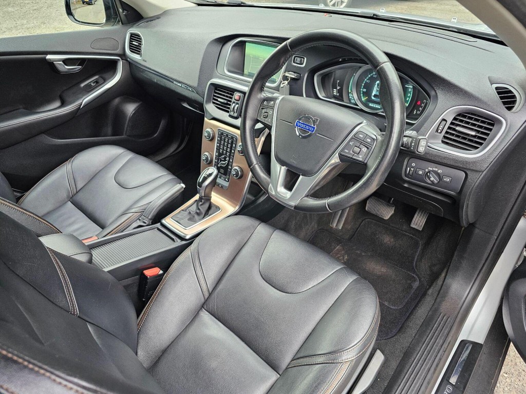 VOLVO V40 CROSS COUNTRY