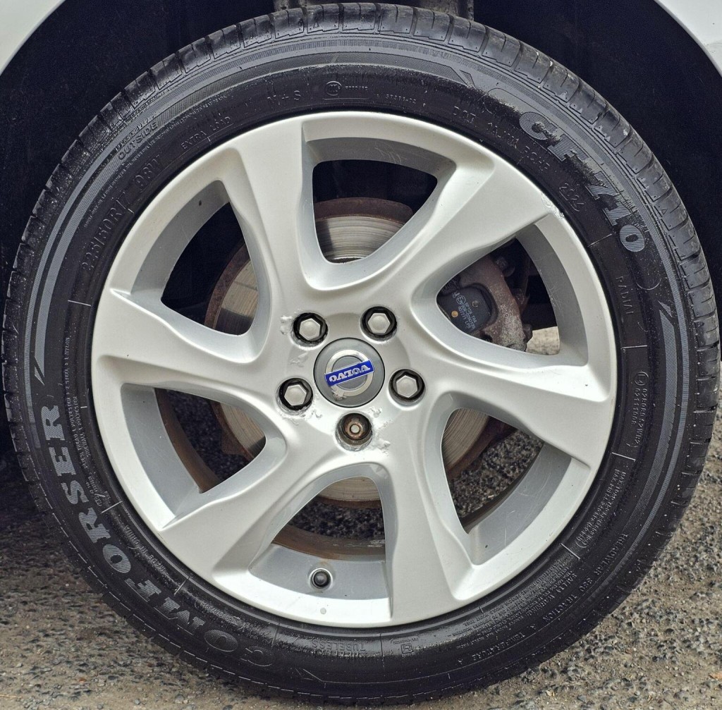 VOLVO V40 CROSS COUNTRY