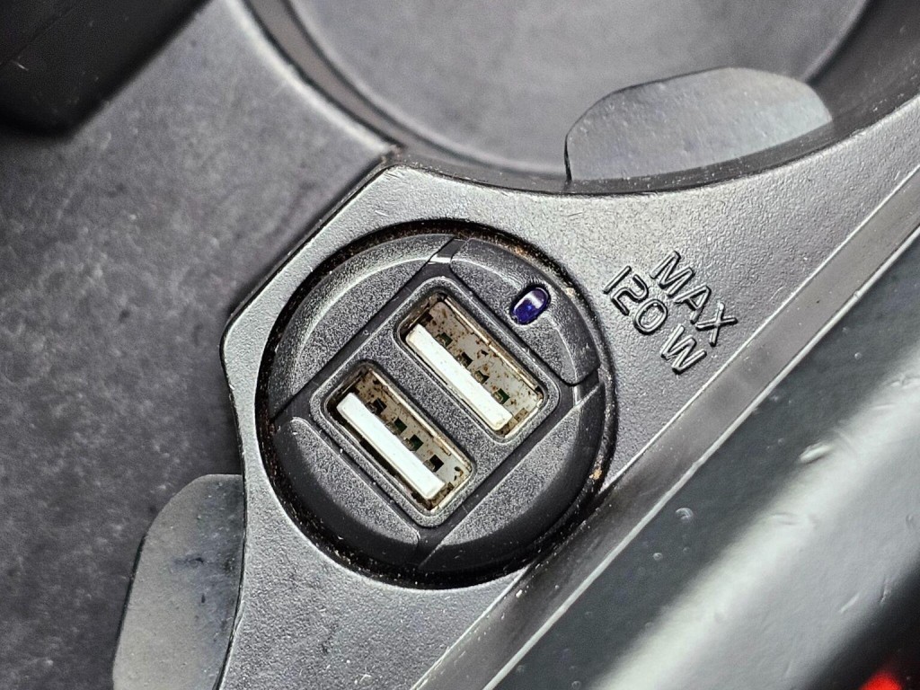 VOLVO V40 CROSS COUNTRY