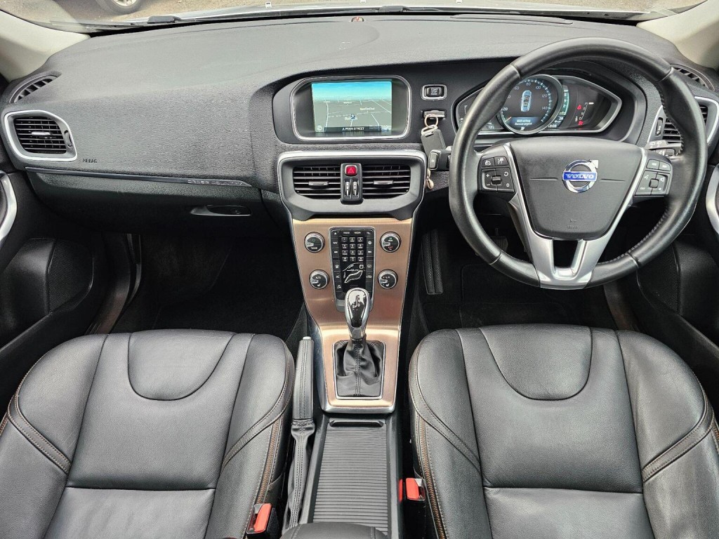 VOLVO V40 CROSS COUNTRY