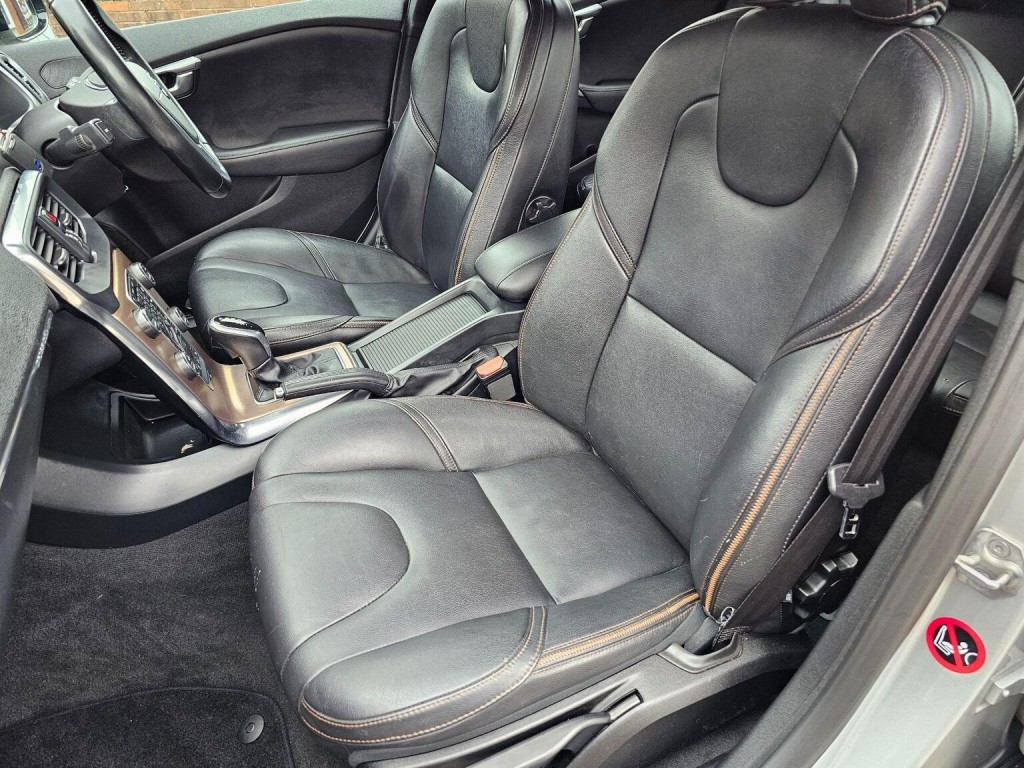 VOLVO V40 CROSS COUNTRY