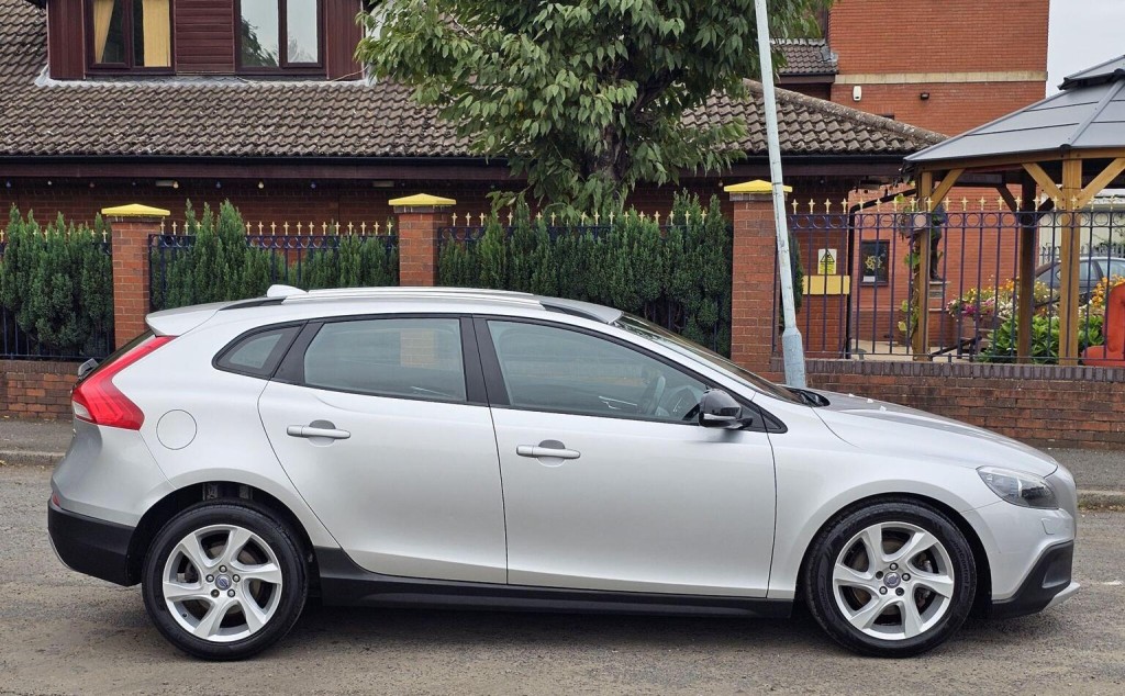 VOLVO V40 CROSS COUNTRY