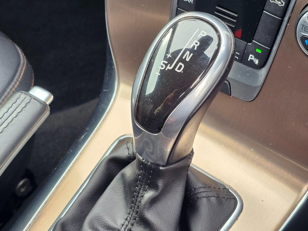 VOLVO V40 CROSS COUNTRY