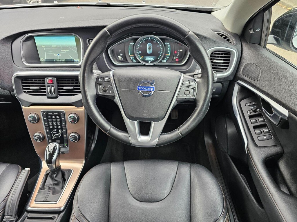 VOLVO V40 CROSS COUNTRY