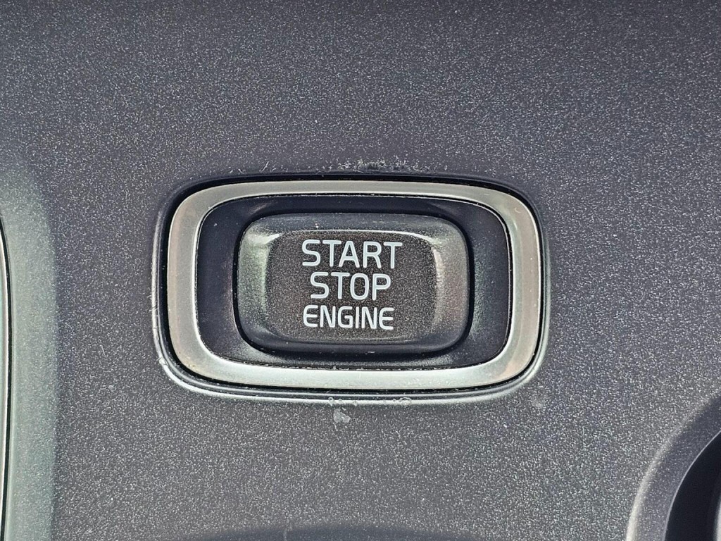 VOLVO V40 CROSS COUNTRY