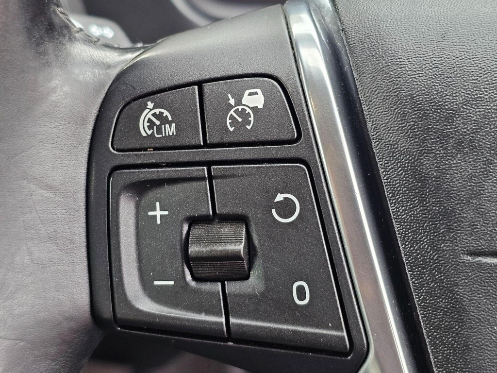 VOLVO V40 CROSS COUNTRY