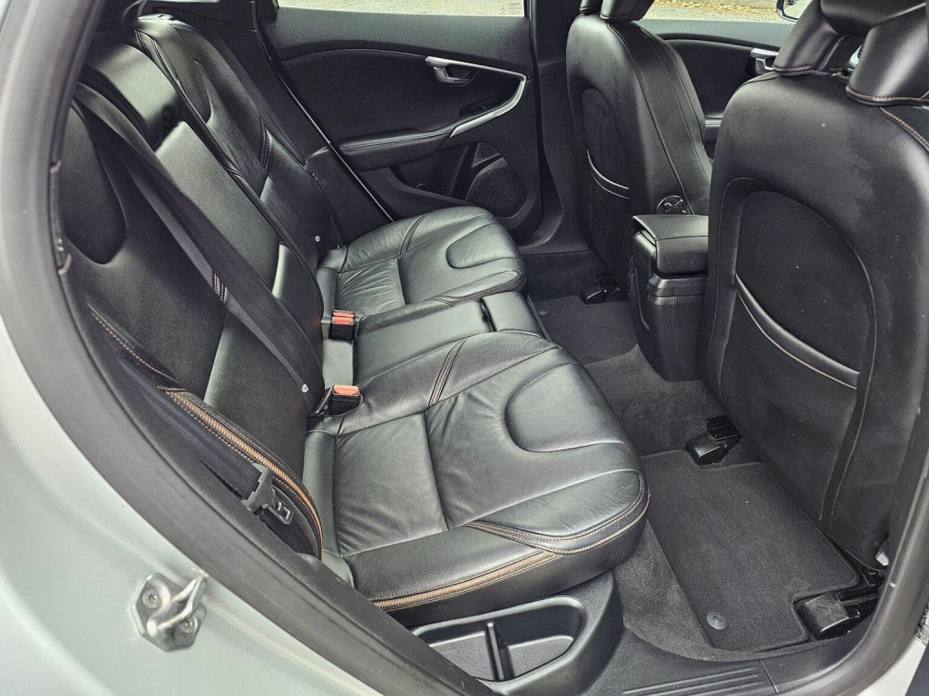 VOLVO V40 CROSS COUNTRY