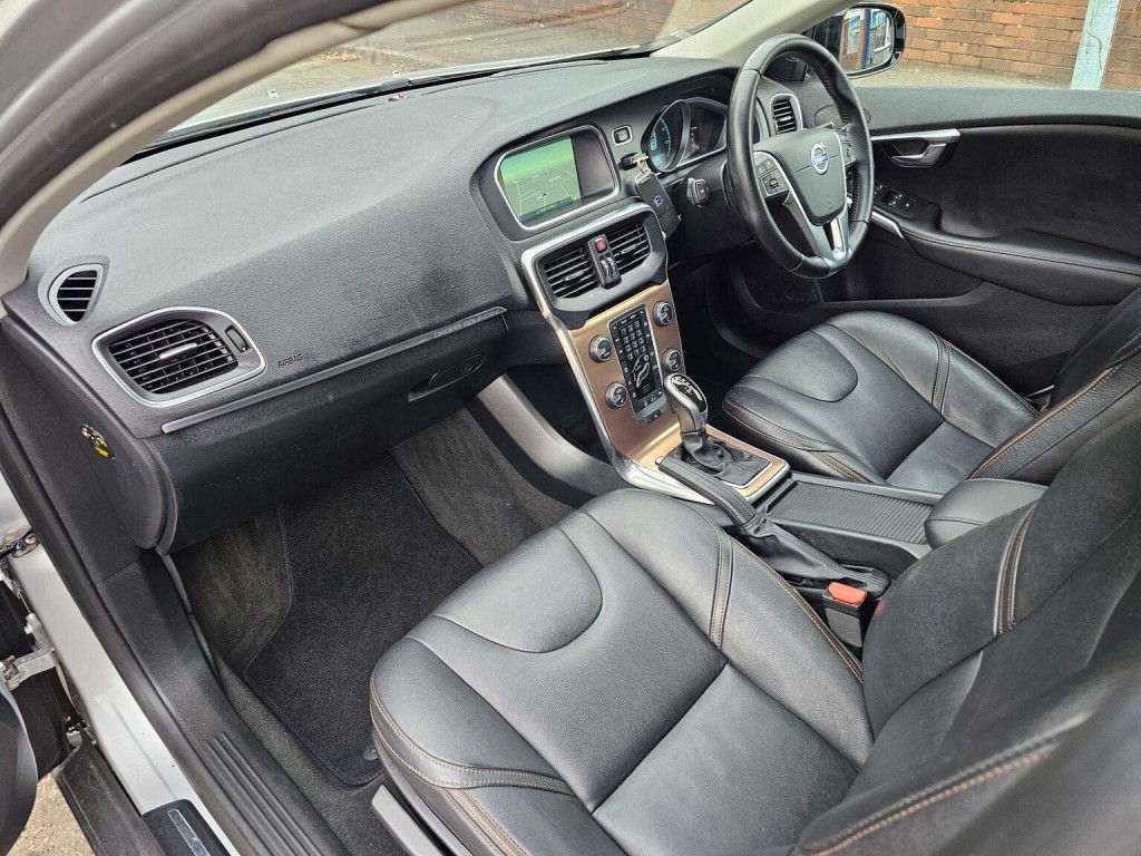 VOLVO V40 CROSS COUNTRY