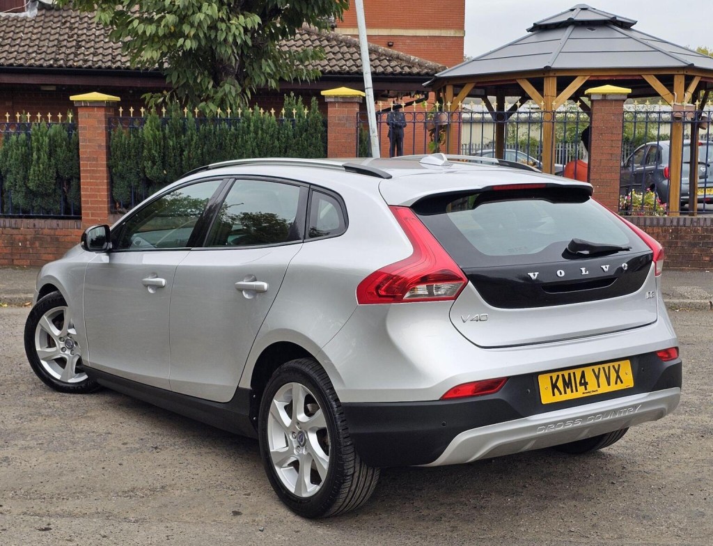 VOLVO V40 CROSS COUNTRY