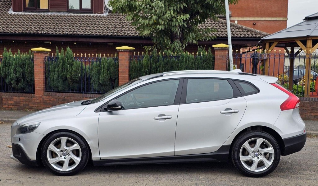 VOLVO V40 CROSS COUNTRY