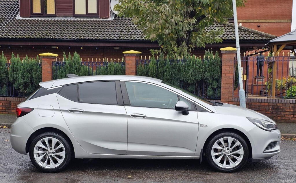 VAUXHALL ASTRA