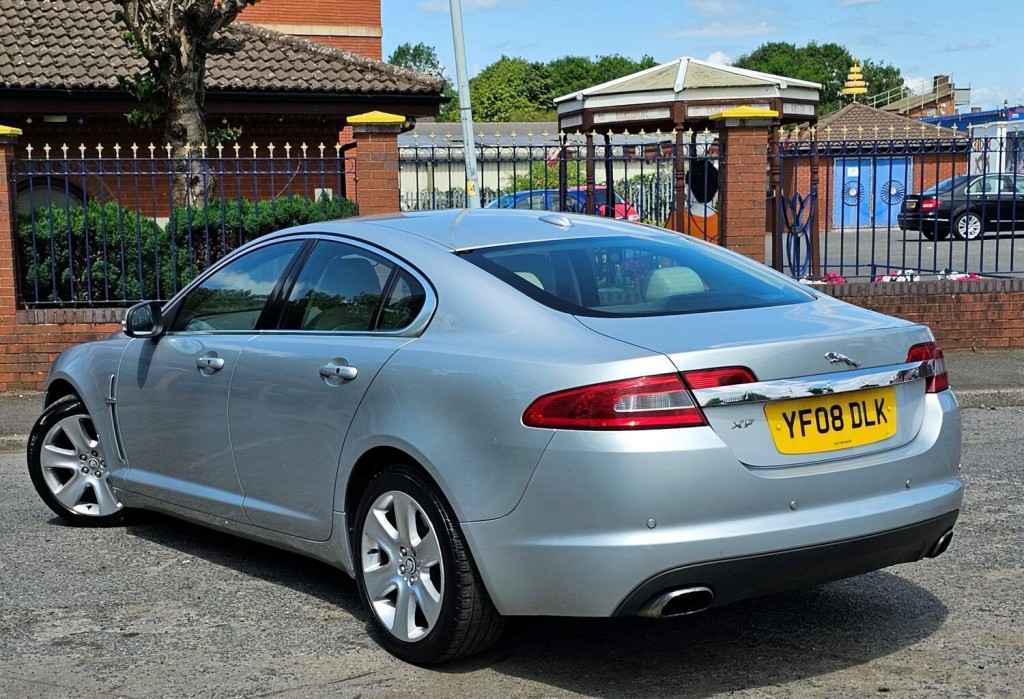 JAGUAR XF