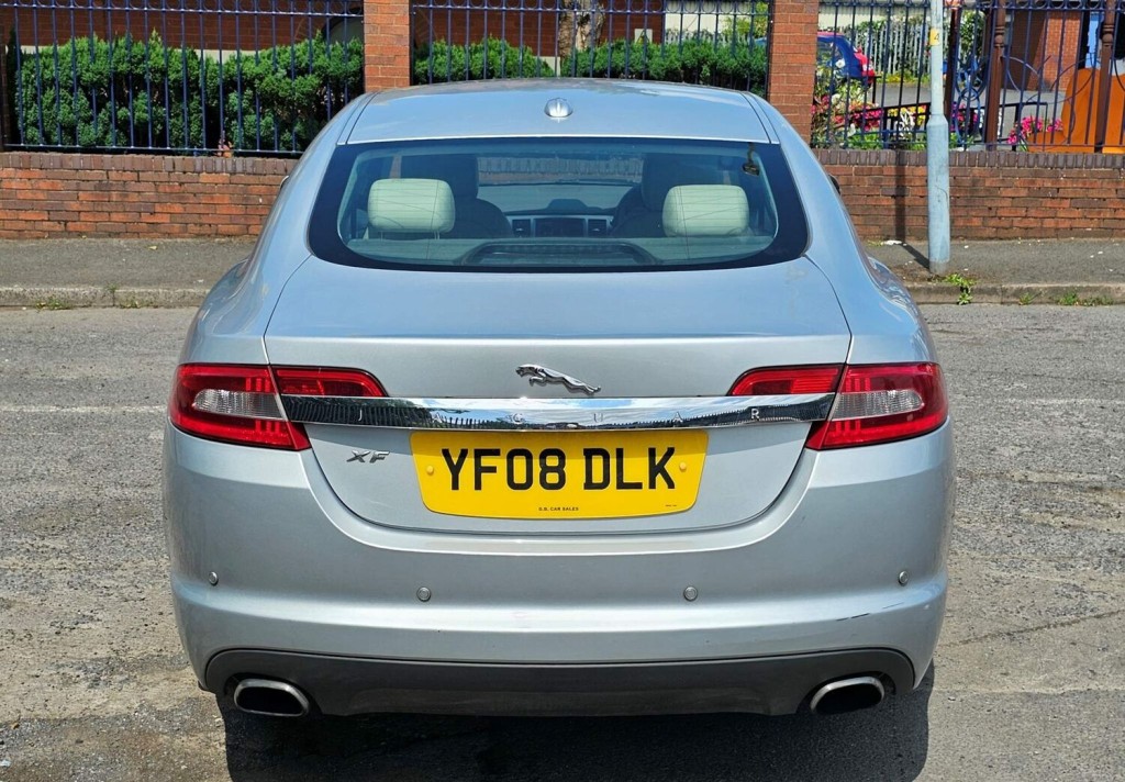 JAGUAR XF