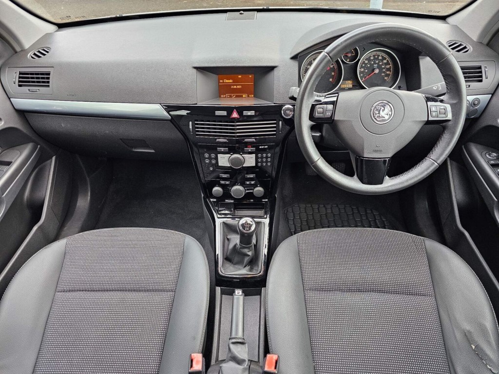 VAUXHALL ASTRA