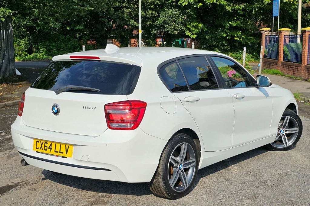 BMW 1 SERIES