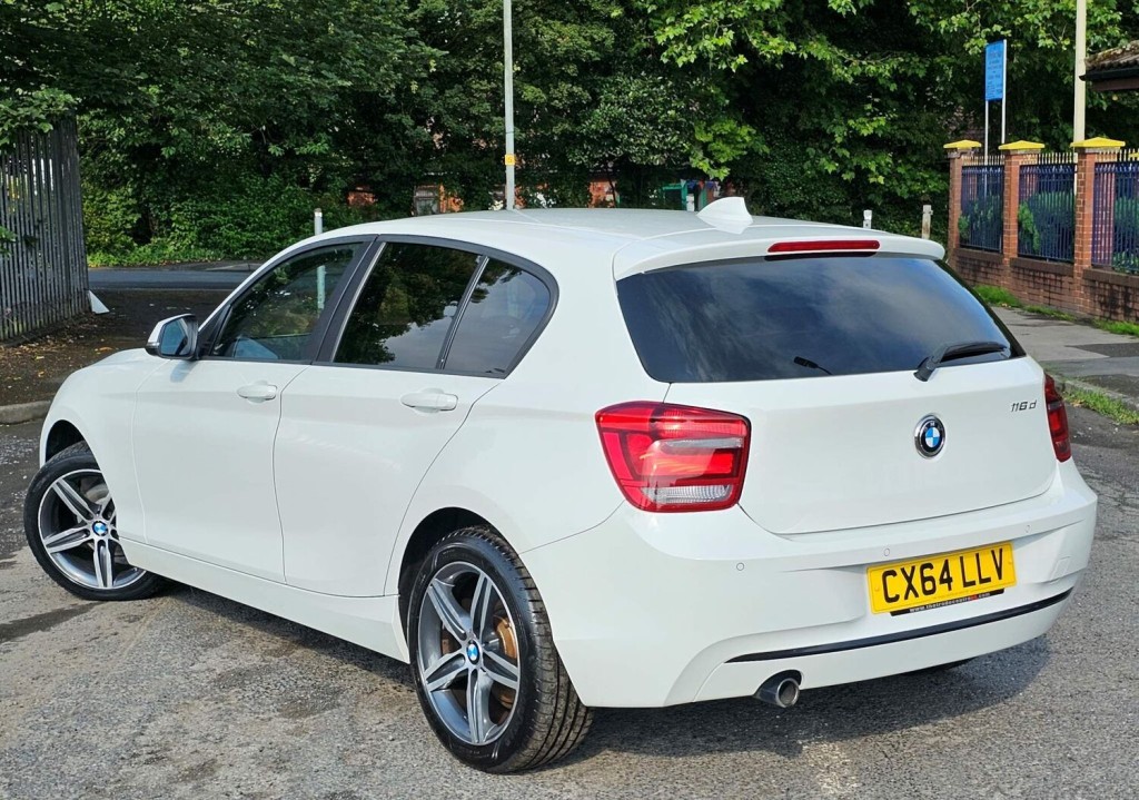 BMW 1 SERIES