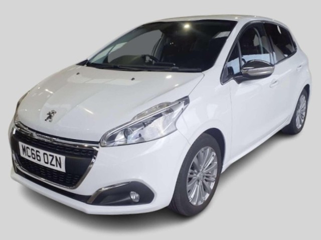 PEUGEOT 208