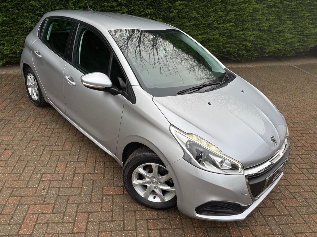 View PEUGEOT 208 1.2 PureTech Active