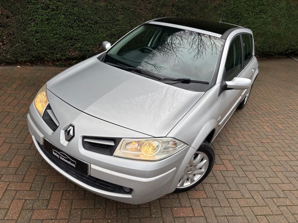 View RENAULT MEGANE 1.6 VVT Dynamique