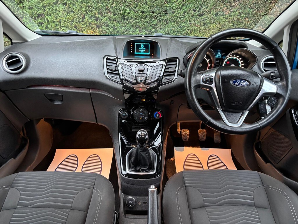 View FORD FIESTA 1.3 Zetec