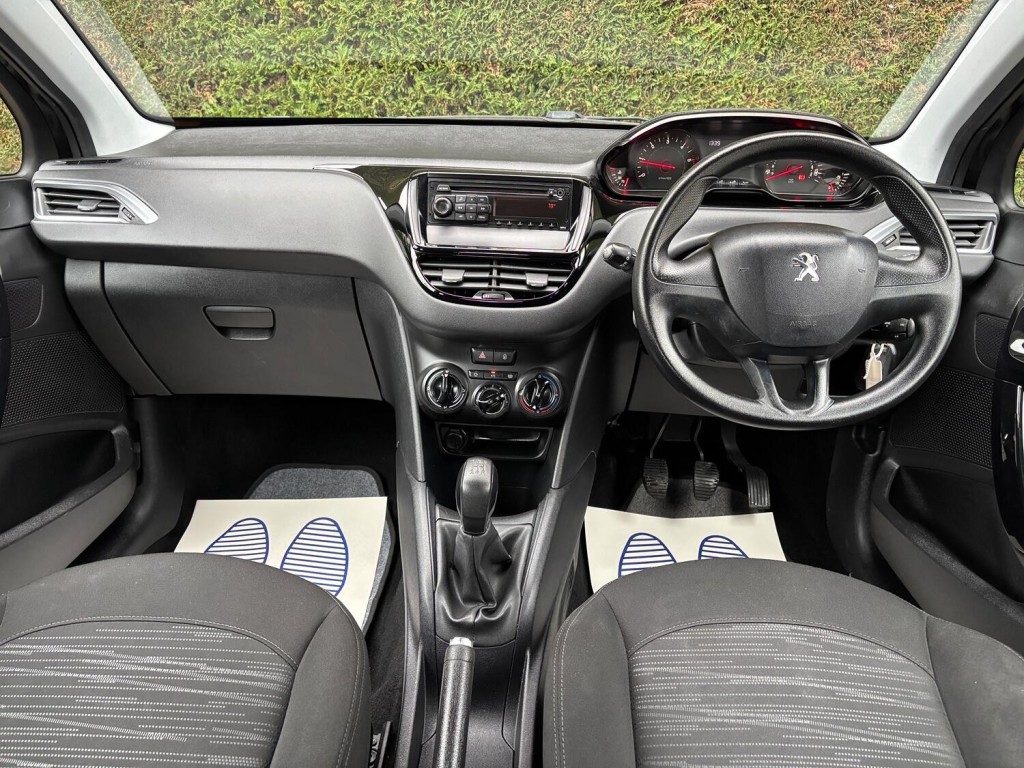 View PEUGEOT 208 1.4 HDi Access+