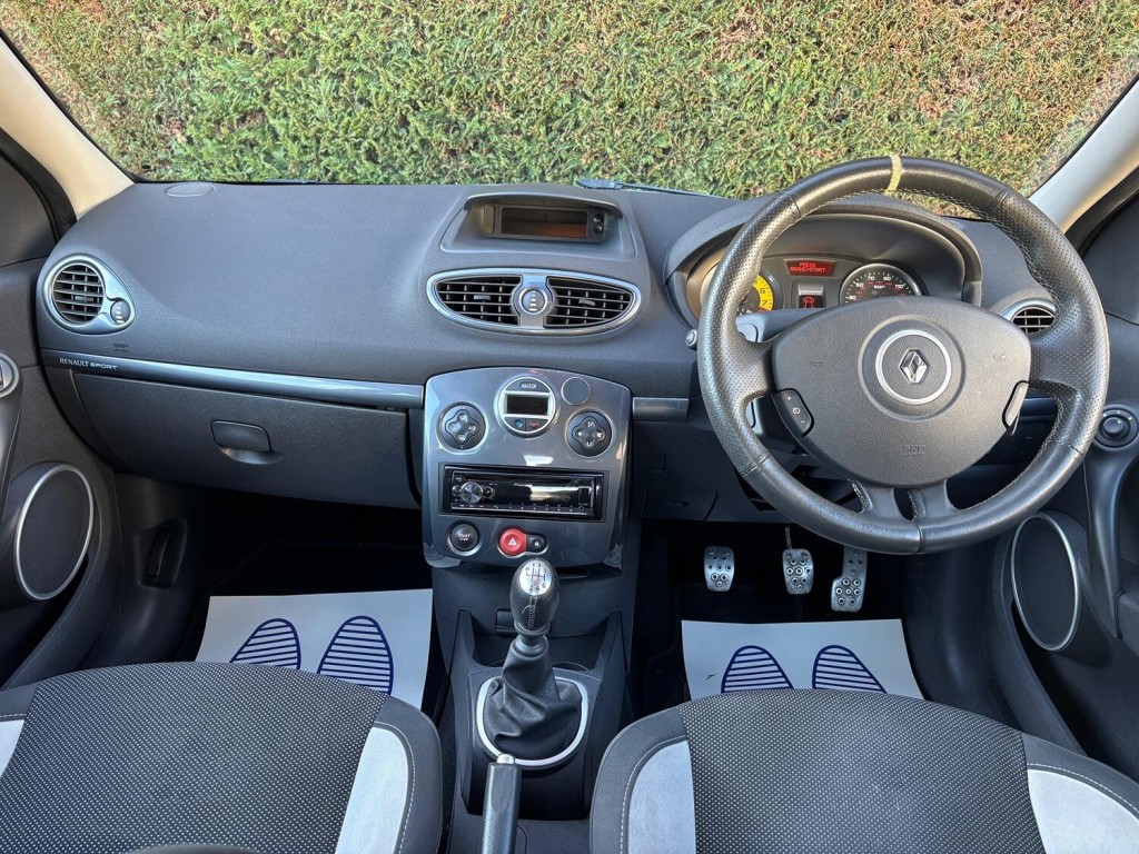 RENAULT CLIO