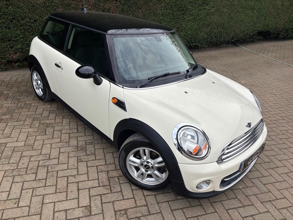 View MINI HATCH 1.6 Cooper D Hatch