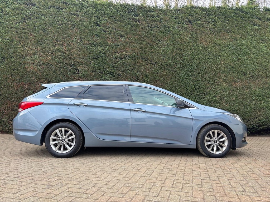 HYUNDAI I40