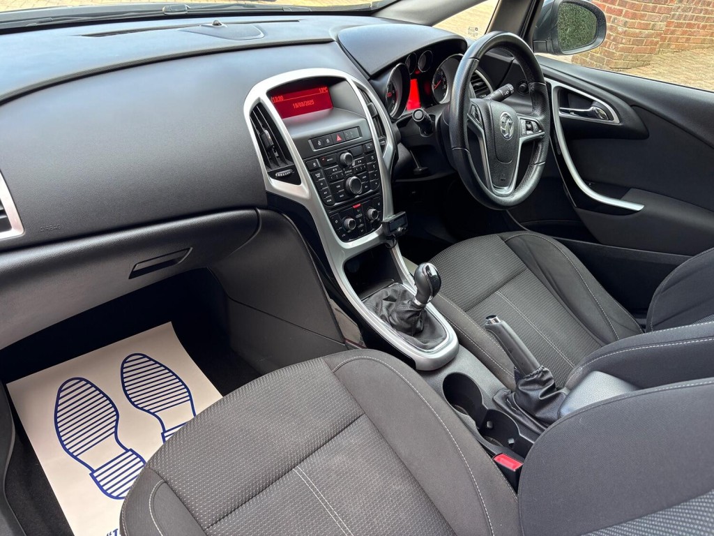 VAUXHALL ASTRA