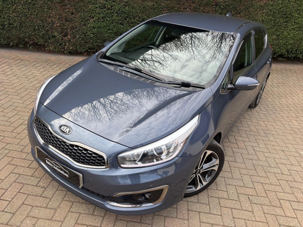 View KIA CEED 1.6 CRDi 3