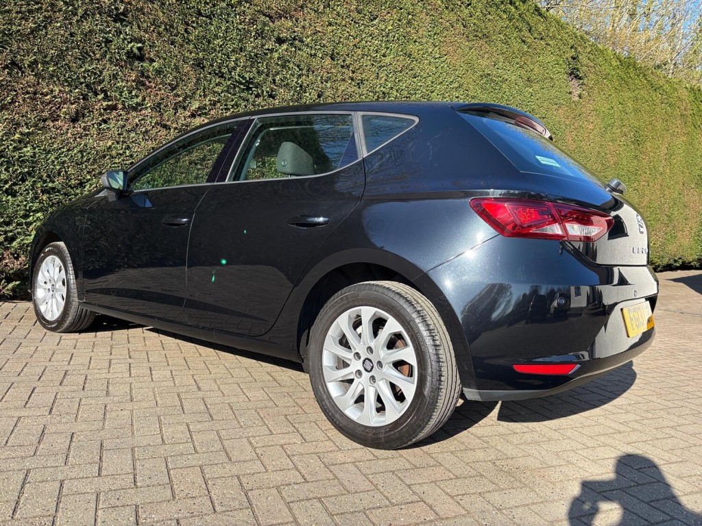 SEAT LEON
