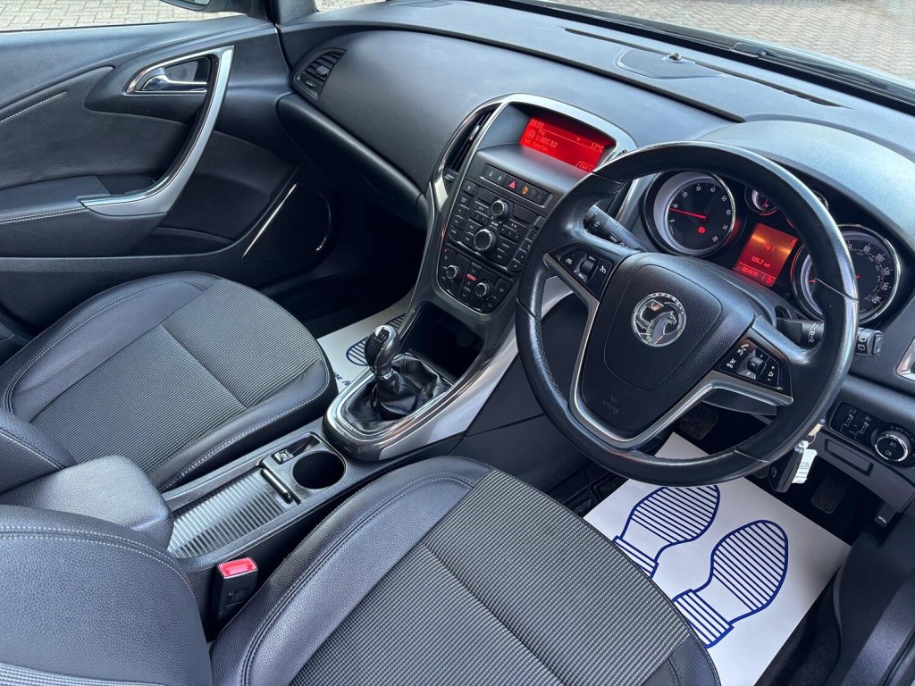 VAUXHALL ASTRA