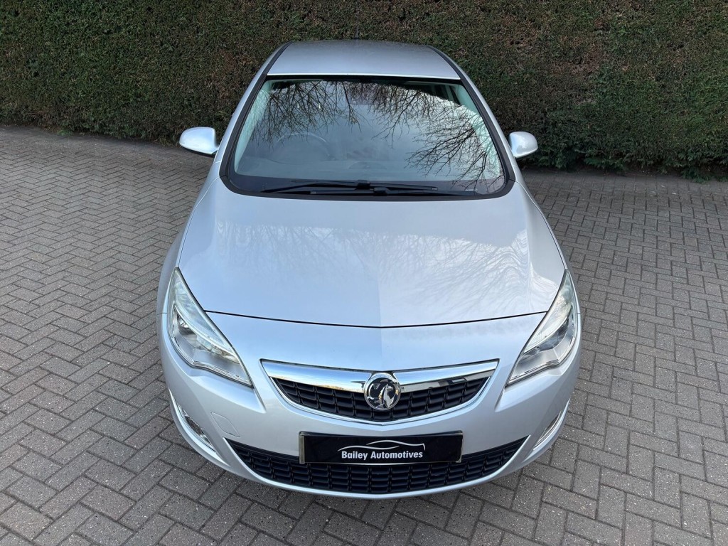 VAUXHALL ASTRA