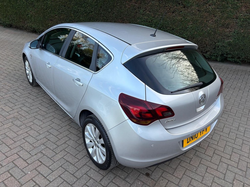 VAUXHALL ASTRA