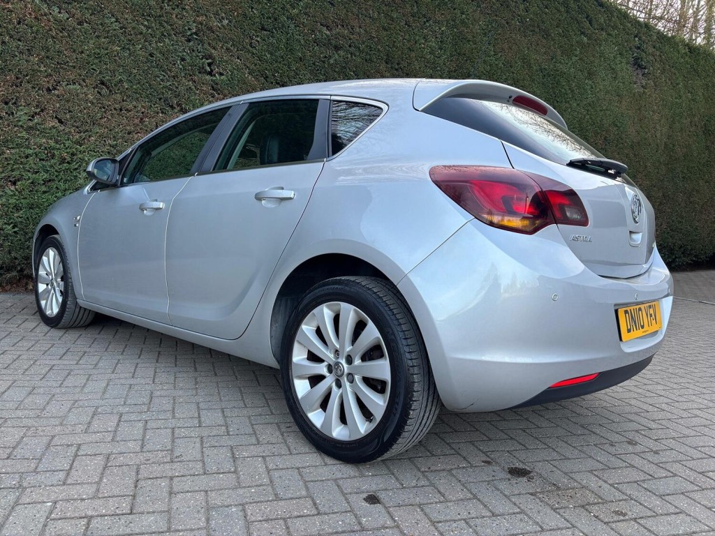 VAUXHALL ASTRA