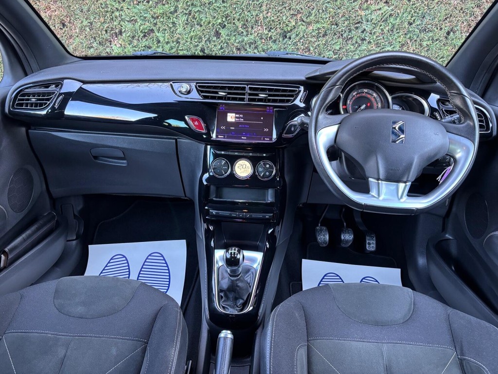 View DS AUTOMOBILES DS 3 1.2 PureTech Elegance