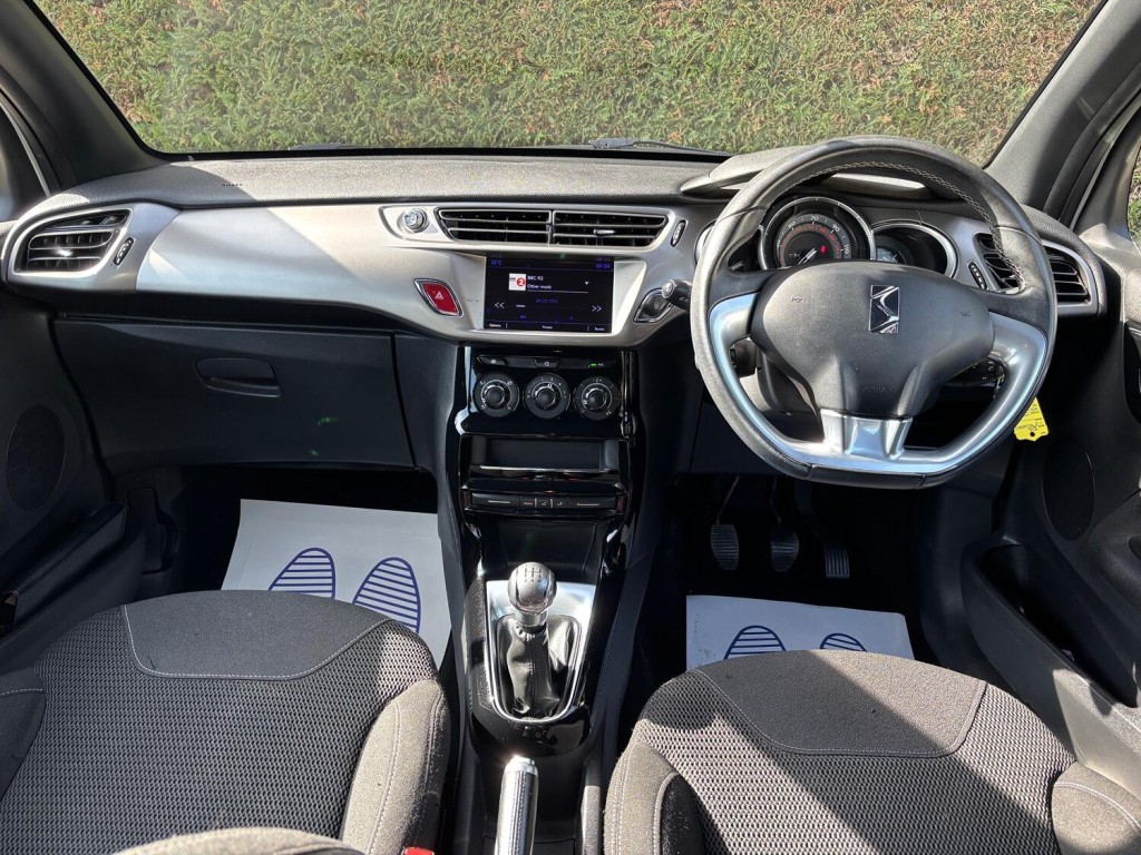 View DS AUTOMOBILES DS 3 1.2 PureTech Chic