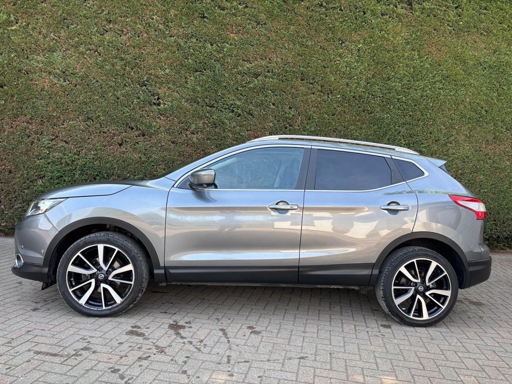View NISSAN QASHQAI 