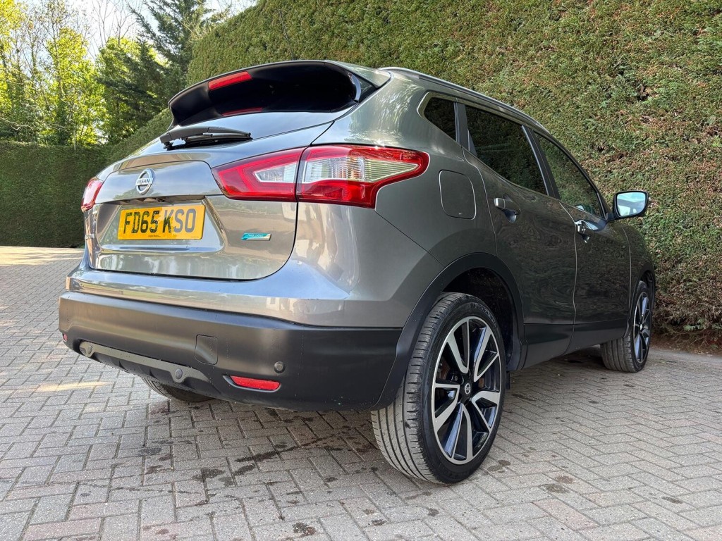 NISSAN QASHQAI