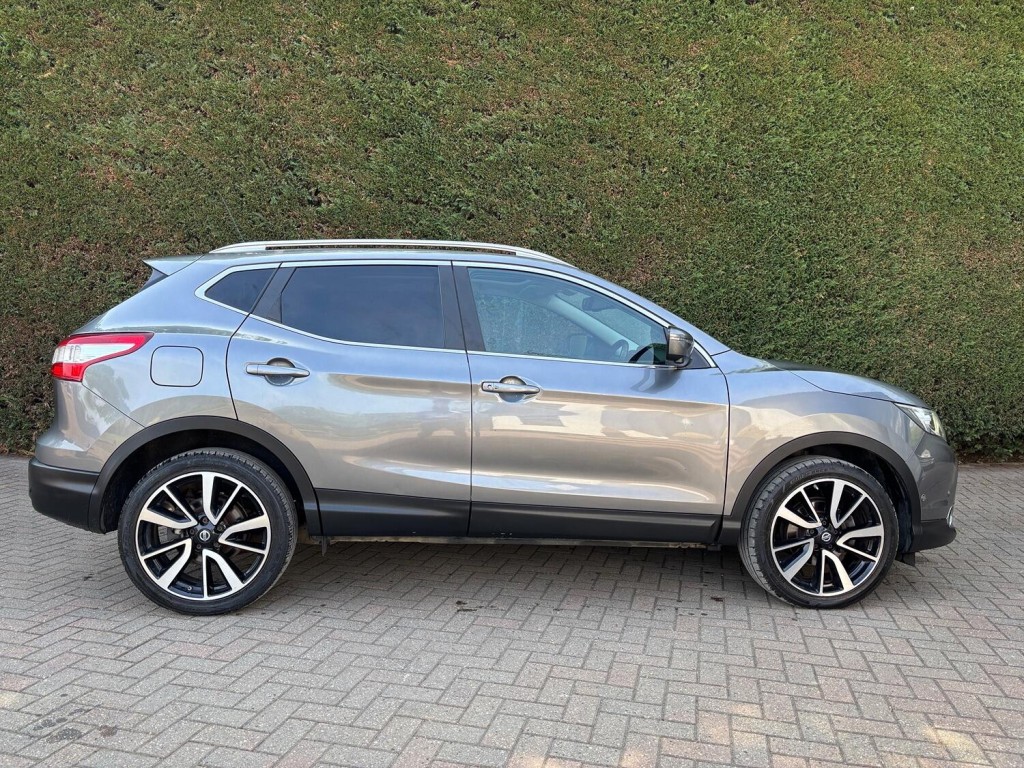 NISSAN QASHQAI