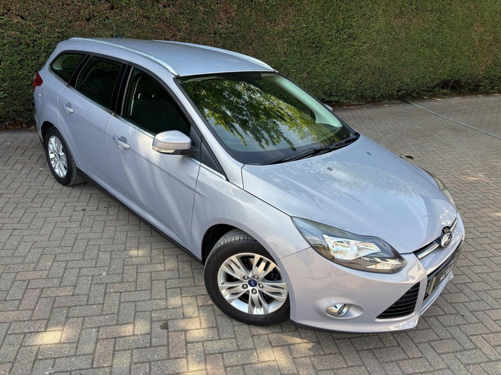 View FORD FOCUS 1.6 Titanium Navigator
