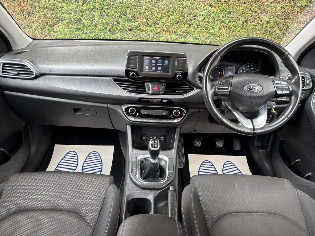 View HYUNDAI I30 1.6 CRDi Blue Drive SE