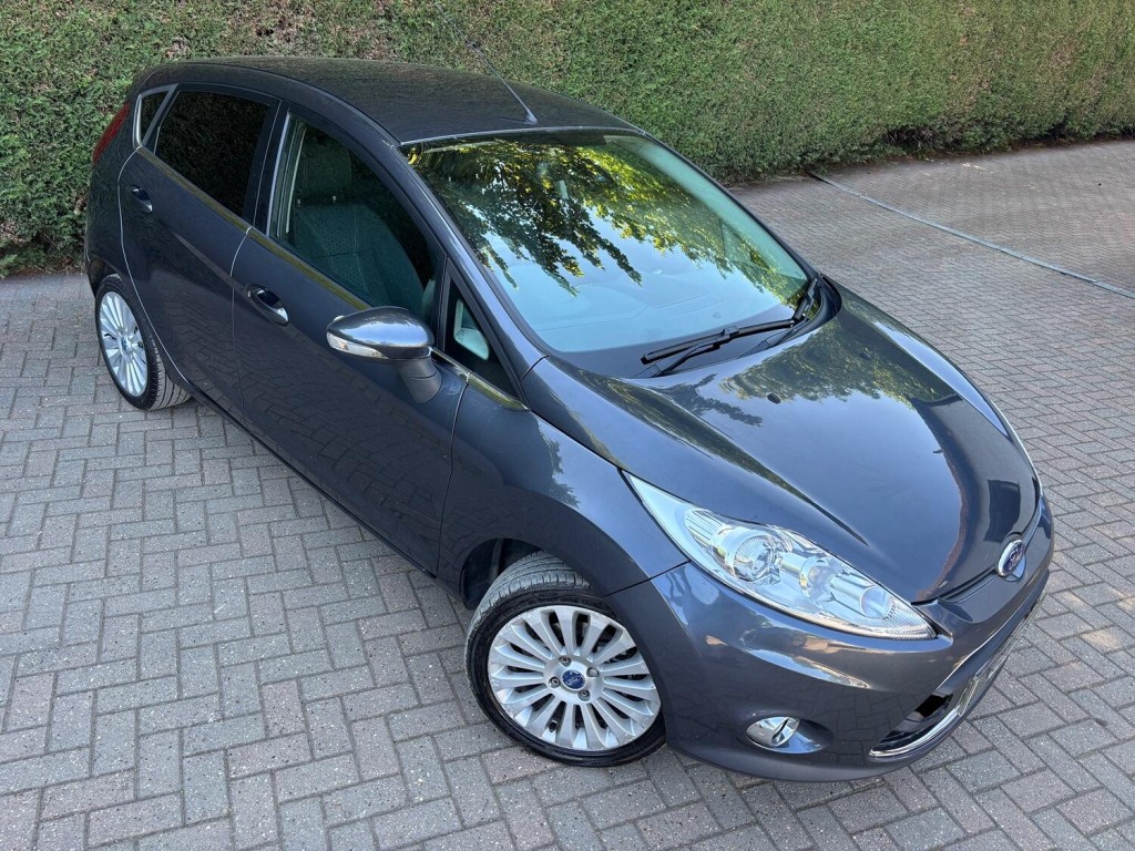 View FORD FIESTA 1.4 TDCi Titanium